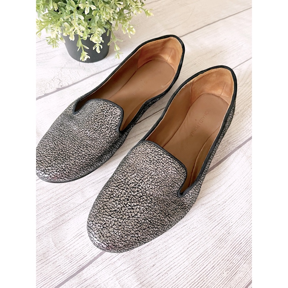 Donald J Pliner black/silver metallic loafers sz 9